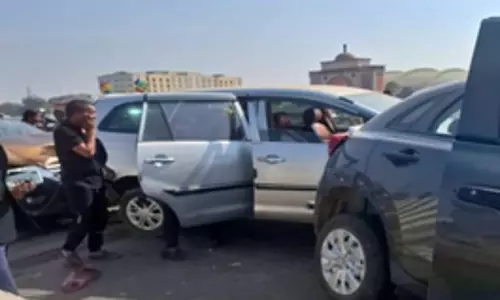 Bihar: छह वाहनों की टक्कर से मचाई अफरा-तफरी Bihar: छह वाहनों की टक्कर से मचाई अफरा-तफरी