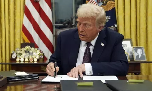 Donald Trump के टैरिफ युद्ध-वैश्विक बाजारों पर प्रभाव पर संपादकीय