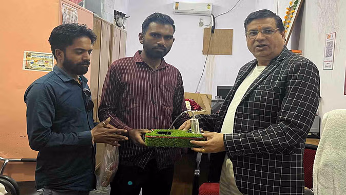 Chittorgarh: उज्जैन के किसान ने सांवलिया सेठ के लिए बनाया चांदी का नलकूप