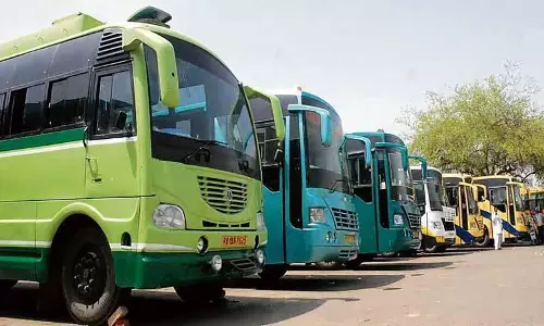 Punjab: नियमों के उल्लंघन के लिए बस ऑपरेटर जांच के घेरे में Punjab: नियमों के उल्लंघन के लिए बस ऑपरेटर जांच के घेरे में