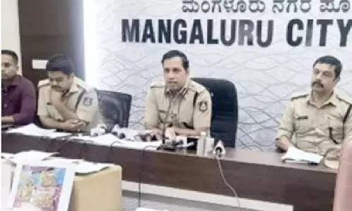 Karnataka: पुलिस ने पिस्तौल बरामद की, मास्टरमाइंड की तलाश तेज Karnataka: पुलिस ने पिस्तौल बरामद की, मास्टरमाइंड की तलाश तेज