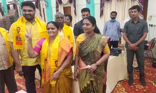 Mandava Krishnakumari: नंदीगामा नगरपालिका अध्यक्ष के लिए टीडीपी उम्मीदवार