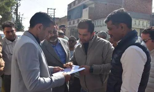 सोनीपत DC ने डबल स्टोरी सोसायटी में सीवेज ओवरफ्लो का संज्ञान लिया