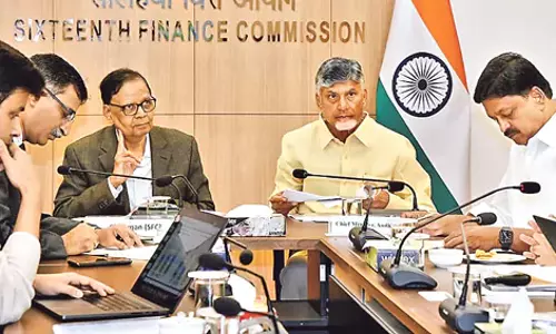 CM Chandrababu : आर्थिक तबाही का सामना कर रहे आंध्र प्रदेश का समर्थन करें