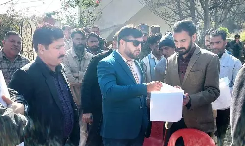 राजौरी DC ने NH निर्माण से प्रभावित संरचनाओं का निरीक्षण किया