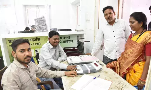 ईव्हीएम मशीन की कमीशनिंग का दिया गया प्रशिक्षण