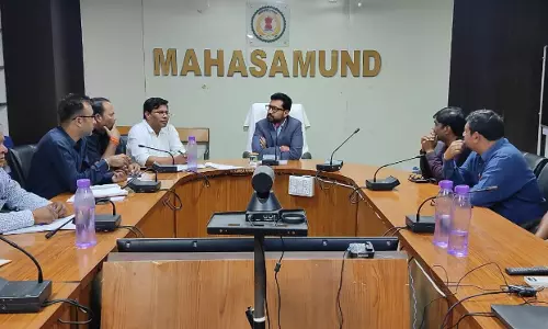 महासमुंद कलेक्टर ने राईस मिलर्स की ली बैठक महासमुंद कलेक्टर ने राईस मिलर्स की ली बैठक