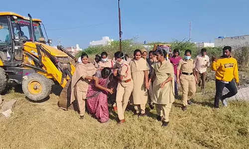 पीड़ितों ने चिंता व्यक्त: कोई नोटिस दिए उनके मकान ध्वस्त किये