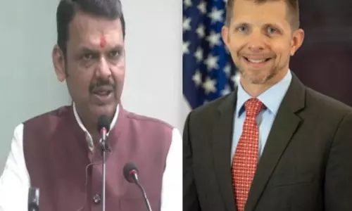 अमेरिकी महावाणिज्य दूत हैंकी और CM Fadnavis ने वाणिज्यिक सहयोग बढ़ाने पर चर्चा की अमेरिकी महावाणिज्य दूत हैंकी और CM Fadnavis ने वाणिज्यिक सहयोग बढ़ाने पर चर्चा की
