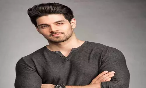 Film सेट पर सूरज पंचोली झुलसे, पिता आदित्य पंचोली ने कहा