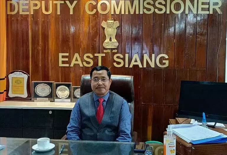 Arunachal : पूर्वी सियांग के डीसी तायी तग्गू ने डीएलएमसी बैठक