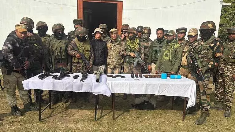 Manipur : सुरक्षा बलों ने बिष्णुपुर में हथियार और विस्फोटक बरामद किए