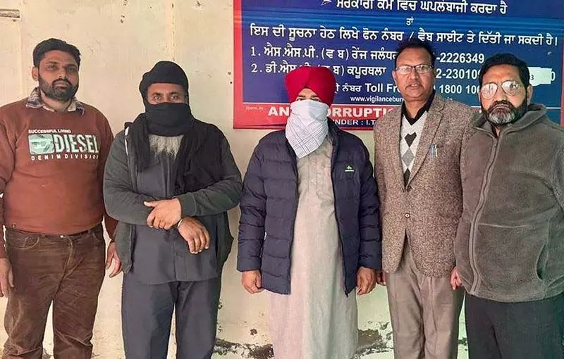 Jalandhar: करोड़ों रुपये के बैंक घोटाले में विजिलेंस ने 2 आरोपियों को गिरफ्तार किया