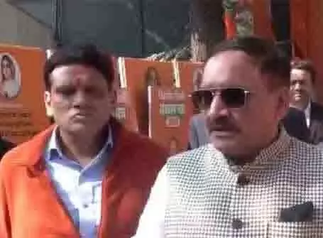 लोग भ्रष्ट सरकार के खिलाफ वोट कर रहे हैं: Delhi BJP प्रमुख वीरेंद्र सचदेवा