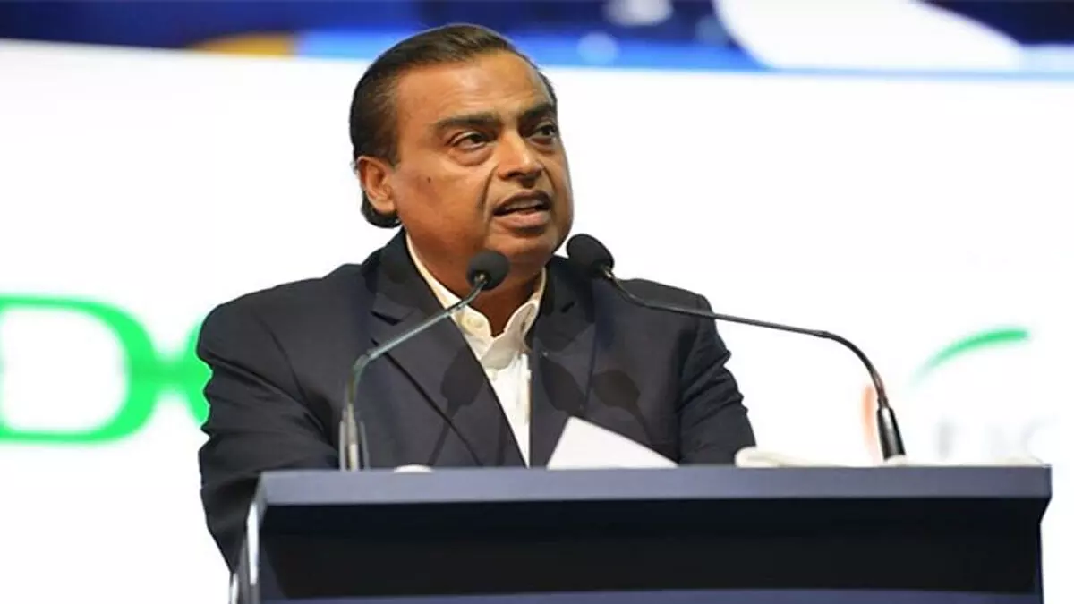 Mukesh Ambani ने 2030 तक बंगाल में रिलायंस निवेश दोगुना करने की प्रतिबद्धता जताई