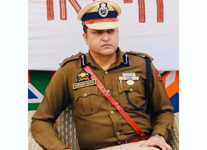 SSP ने बैंक प्रबंधकों के साथ बैठक की, सुरक्षा बढ़ाने पर दिया जोर SSP ने बैंक प्रबंधकों के साथ बैठक की, सुरक्षा बढ़ाने पर दिया जोर
