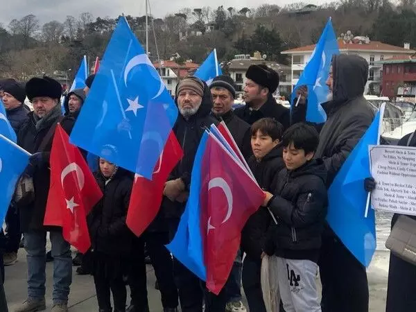 Istanbul में उइगरों ने गुलजा नरसंहार की 28वीं वर्षगांठ पर चीनी क्रूरता का विरोध किया