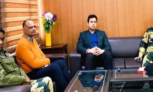 J&K: कठुआ प्रशासन ने किसानों से सीमा के पास की जमीन पर खेती करने का आग्रह किया J&K: कठुआ प्रशासन ने किसानों से सीमा के पास की जमीन पर खेती करने का आग्रह किया