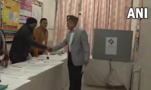 DelhiAssemblyElection2025 : सेना प्रमुख जनरल उपेंद्र द्विवेदी ने किया मतदान DelhiAssemblyElection2025 : सेना प्रमुख जनरल उपेंद्र द्विवेदी ने किया मतदान