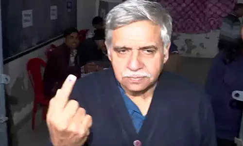Delhi Election: संदीप दीक्षित ने जंगपुरा में अपना वोट डाला Delhi Election: संदीप दीक्षित ने जंगपुरा में अपना वोट डाला