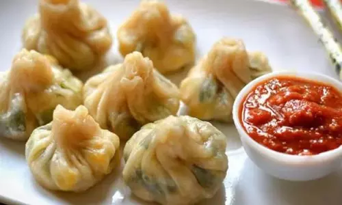 Aloo Momos: बनाना बेहद आसान है ये खास डिश Aloo Momos: बनाना बेहद आसान है ये खास डिश