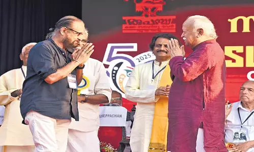 Kerala: भारत को अपनी सांस्कृतिक परंपरा से आदर्श स्थापित करना चाहिए Kerala: भारत को अपनी सांस्कृतिक परंपरा से आदर्श स्थापित करना चाहिए