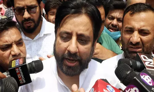 आप उम्मीदवार अमानतुल्लाह खान के खिलाफ FIR दर्ज