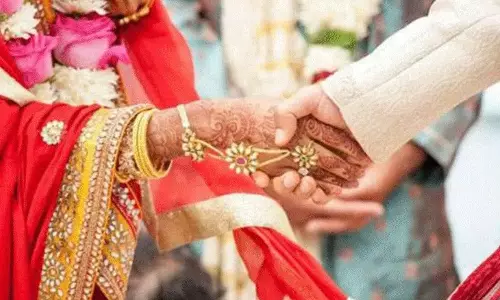 साथ छोड़ पत्नी मायके गई तो हाईकोर्ट पहुंच गया युवक, याचिका खारिज साथ छोड़ पत्नी मायके गई तो हाईकोर्ट पहुंच गया युवक, याचिका खारिज