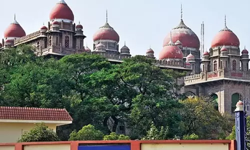 Telangana: तेलंगाना हाईकोर्ट ने एमआरएफ के कर्मचारी को बर्खास्त करने के फैसले को बरकरार रखा Telangana: तेलंगाना हाईकोर्ट ने एमआरएफ के कर्मचारी को बर्खास्त करने के फैसले को बरकरार रखा