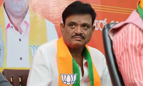 मुनिरत्न एक समय में एक प्रमुख उपद्रवी : पीड़िता के वकील ने कोर्ट में कहा मुनिरत्न एक समय में एक प्रमुख उपद्रवी : पीड़िता के वकील ने कोर्ट में कहा
