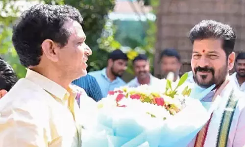 Telangana: कांग्रेस के अल्फोरस नरेंद्र रेड्डी एमएलसी चुनावों के लिए तैयार Telangana: कांग्रेस के अल्फोरस नरेंद्र रेड्डी एमएलसी चुनावों के लिए तैयार