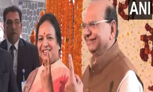 Delhi उपराज्यपाल वीके सक्सेना ने दिल्ली विधानसभा चुनाव में अपना वोट डाला Delhi उपराज्यपाल वीके सक्सेना ने दिल्ली विधानसभा चुनाव में अपना वोट डाला