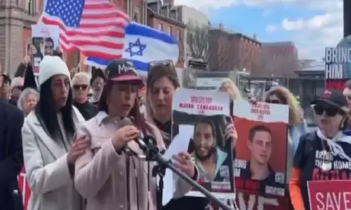 US: इजरायली बंधकों के परिवार एकजुटता में खड़े हुए, अपने प्रियजनों की रिहाई की अपील की