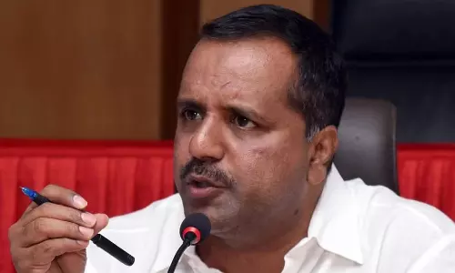 विधान सौध परिसर में आवारा कुत्तों का पुनर्वास नहीं: Khader विधान सौध परिसर में आवारा कुत्तों का पुनर्वास नहीं: Khader