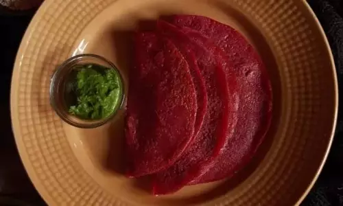 Beetroot Paneer Chilla: स्वाद और सेहत से भरपूर है चुकंदर पनीर चीला Beetroot Paneer Chilla: स्वाद और सेहत से भरपूर है चुकंदर पनीर चीला