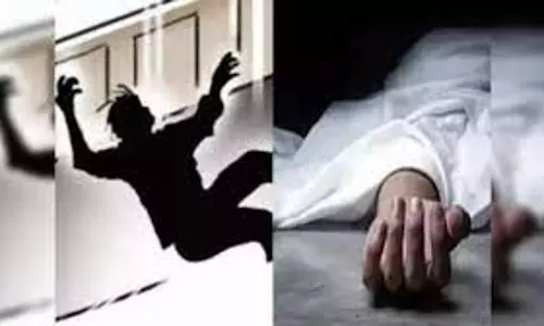 Bareilly: बंदरों ने किया बुजुर्ग पर हमला , तीसरी मंजिल से गिरकर मौत Bareilly: बंदरों ने किया बुजुर्ग पर हमला , तीसरी मंजिल से गिरकर मौत