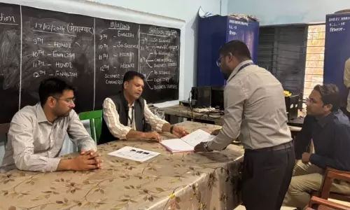 प्रत्याशियों के खातों की जांच जारी