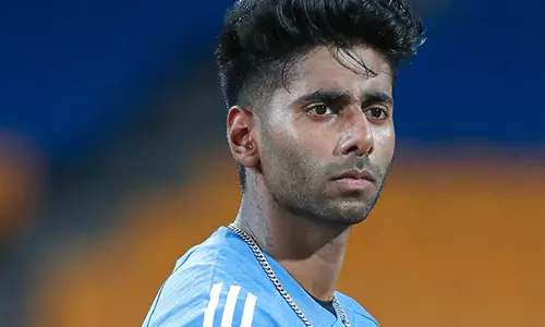 Zaheer Khan मयंक यादव को बिना ब्रेक के लंबे समय तक खेलने में मदद करने की कोशिश कर रहे Zaheer Khan मयंक यादव को बिना ब्रेक के लंबे समय तक खेलने में मदद करने की कोशिश कर रहे
