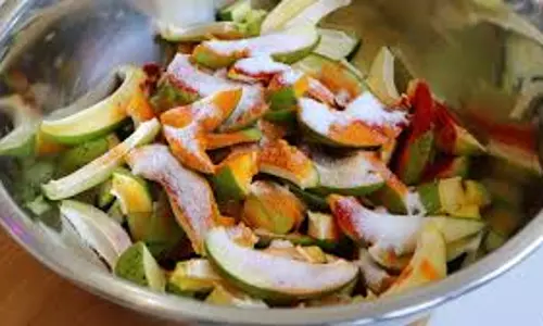 market style आम अचार बनाने के लिए ट्राई करें ये आसान रेसिपी