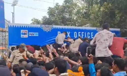 Odisha : कटक बाराबती स्टेडियम में टिकटों के लिए भगदड़ जैसी स्थिति