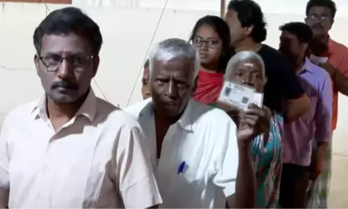 Tamil Nadu: इरोड पूर्व उपचुनाव के लिए मतदान जारी Tamil Nadu: इरोड पूर्व उपचुनाव के लिए मतदान जारी