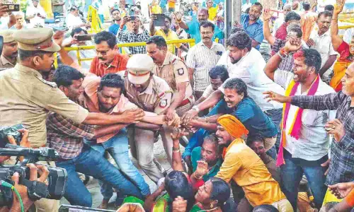 हिंदू संगठनों द्वारा प्रतिबंध के आदेशों की अवहेलना से Tirupparankundram में तनाव