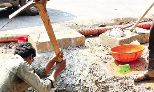 स्मार्ट सिटी के CEO ने माना कि पणजी में नागरिक कार्यों के कारण पानी की पाइपलाइनें क्षतिग्रस्त स्मार्ट सिटी के CEO ने माना कि पणजी में नागरिक कार्यों के कारण पानी की पाइपलाइनें क्षतिग्रस्त