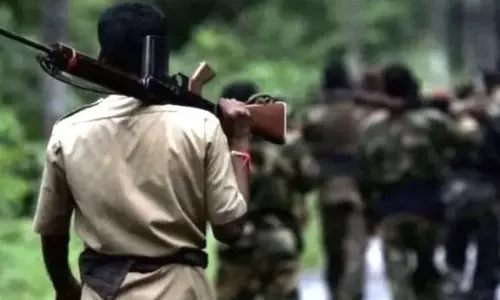 विकास रोकने नक्सलियों ने पुलिस और वन विभाग को दी चेतावनी विकास रोकने नक्सलियों ने पुलिस और वन विभाग को दी चेतावनी