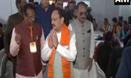 चुनावों के बीच JP Nadda, वीरेंद्र सचदेवा और हर्ष मल्होत्रा ​​दिल्ली भाजपा कार्यालय पहुंचे