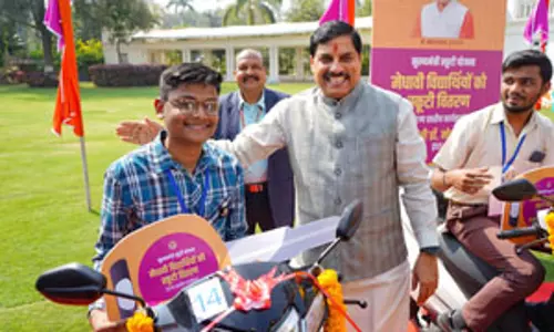 औद्योगिक क्षेत्र में अपनी प्रतिभा का उपयोग करें छात्र : मुख्यमंत्री मोहन यादव