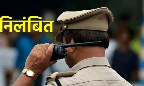 Azamgarh: महिला फरियादी को गाली देने वाले दरोगा निलंबित