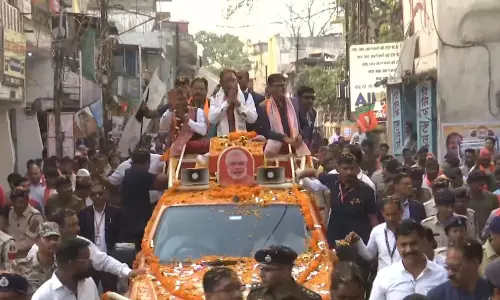 मुख्यमंत्री विष्णुदेव साय का रायगढ़ में रोड शो शुरू, देखें LIVE VIDEO...