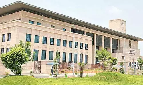Andhra: गीता श्रमिक परिवारों के लिए लाइसेंस को अंतिम रूप देने पर रोक नहीं सकती