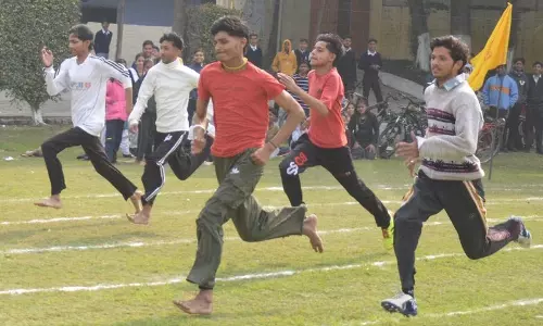 Ludhiana: वार्षिक एथलेटिक्स मीट में खिलाड़ियों ने दिखाया हुनर Ludhiana: वार्षिक एथलेटिक्स मीट में खिलाड़ियों ने दिखाया हुनर